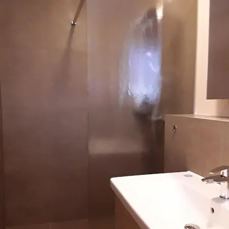 Gaestezimmer هرزوغنراث